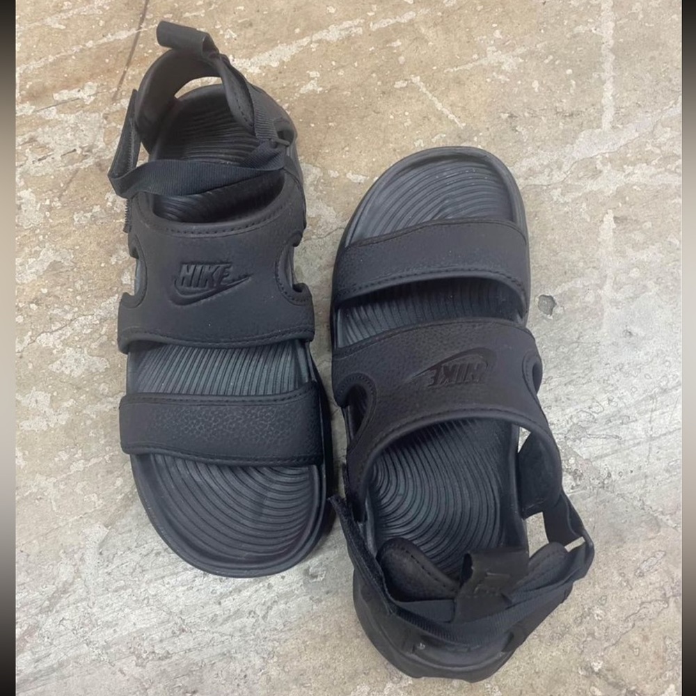 Nike Owaysis Sandals - Triple Black Women’s Size 8